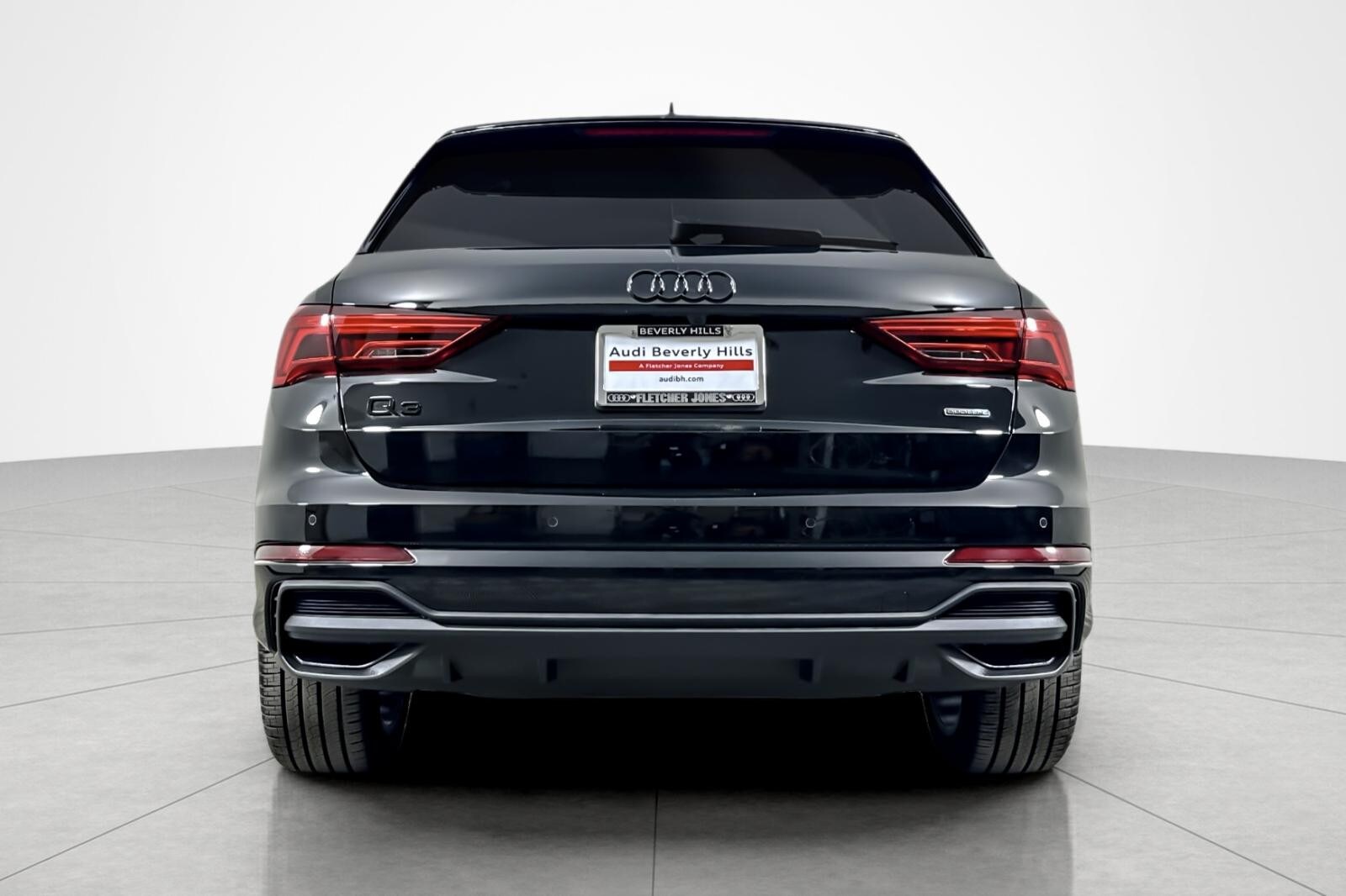 2025 Audi Q3 S line Premium 45 TFSI photo 4
