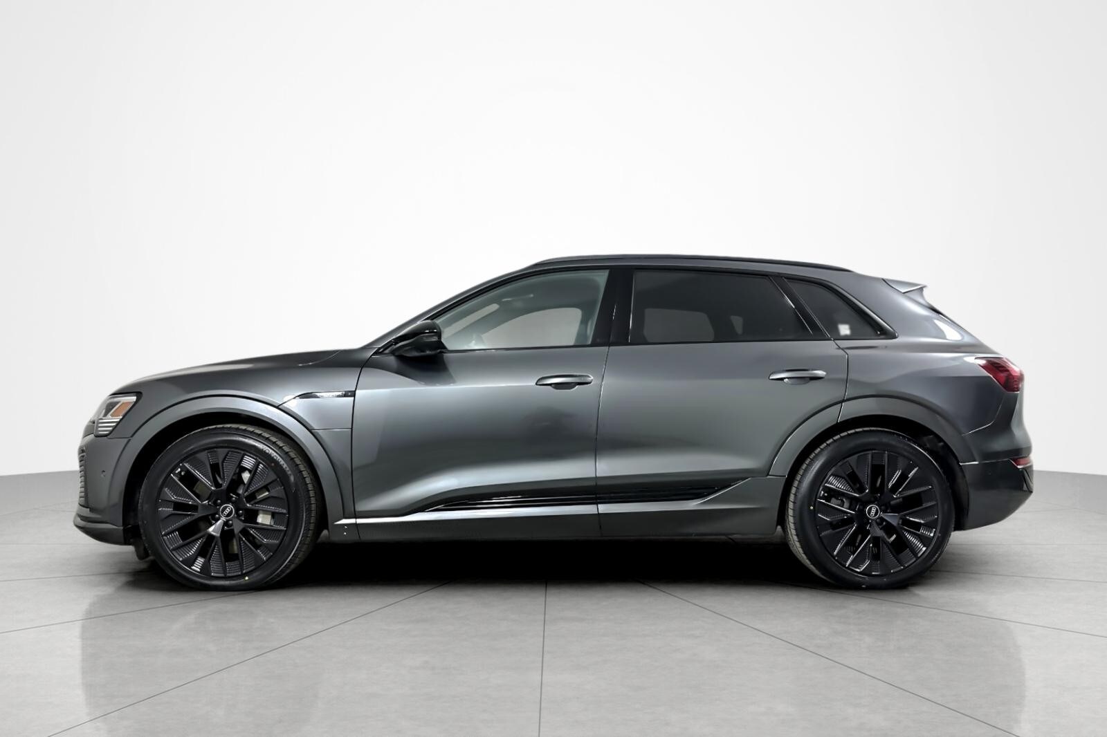 2024 Audi Q8 E-tron Prestige photo 2
