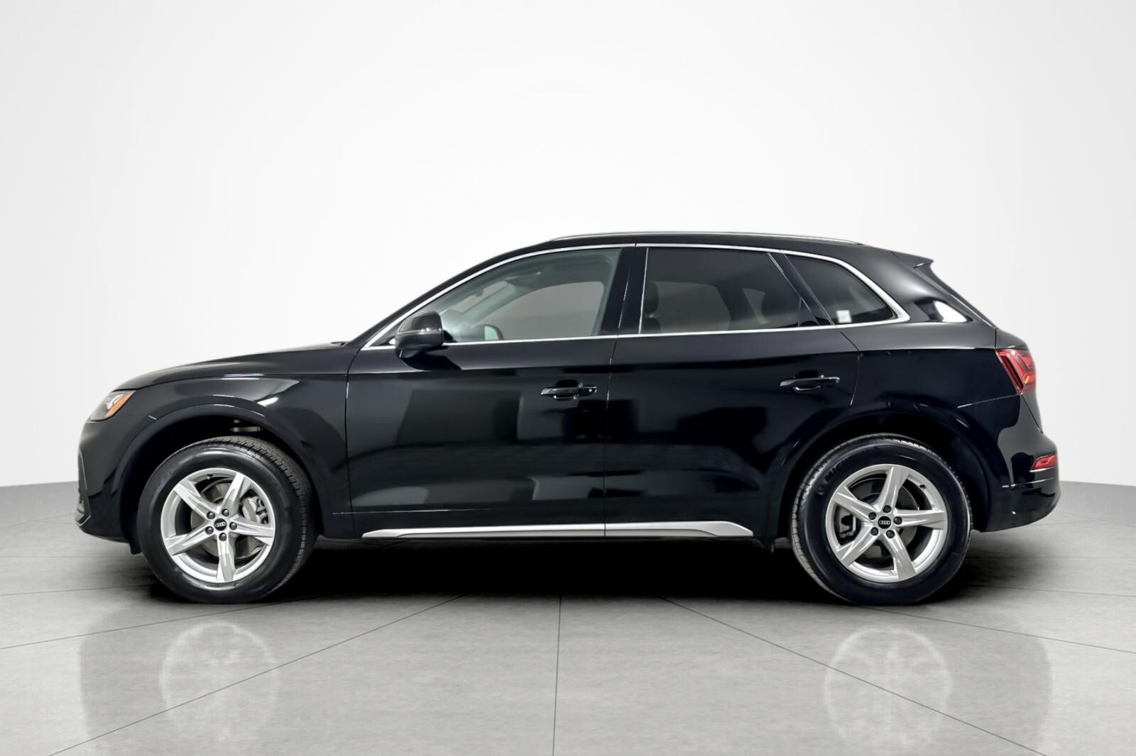 2021 Audi Q5 Premium 45 TFSI photo 2
