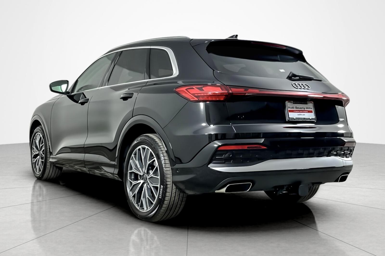 2025 Audi Q5 Prestige TFSI Premium photo 4