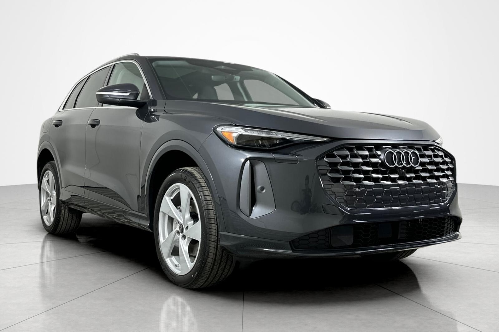 2025 Audi Q5 Premium Plus photo 2
