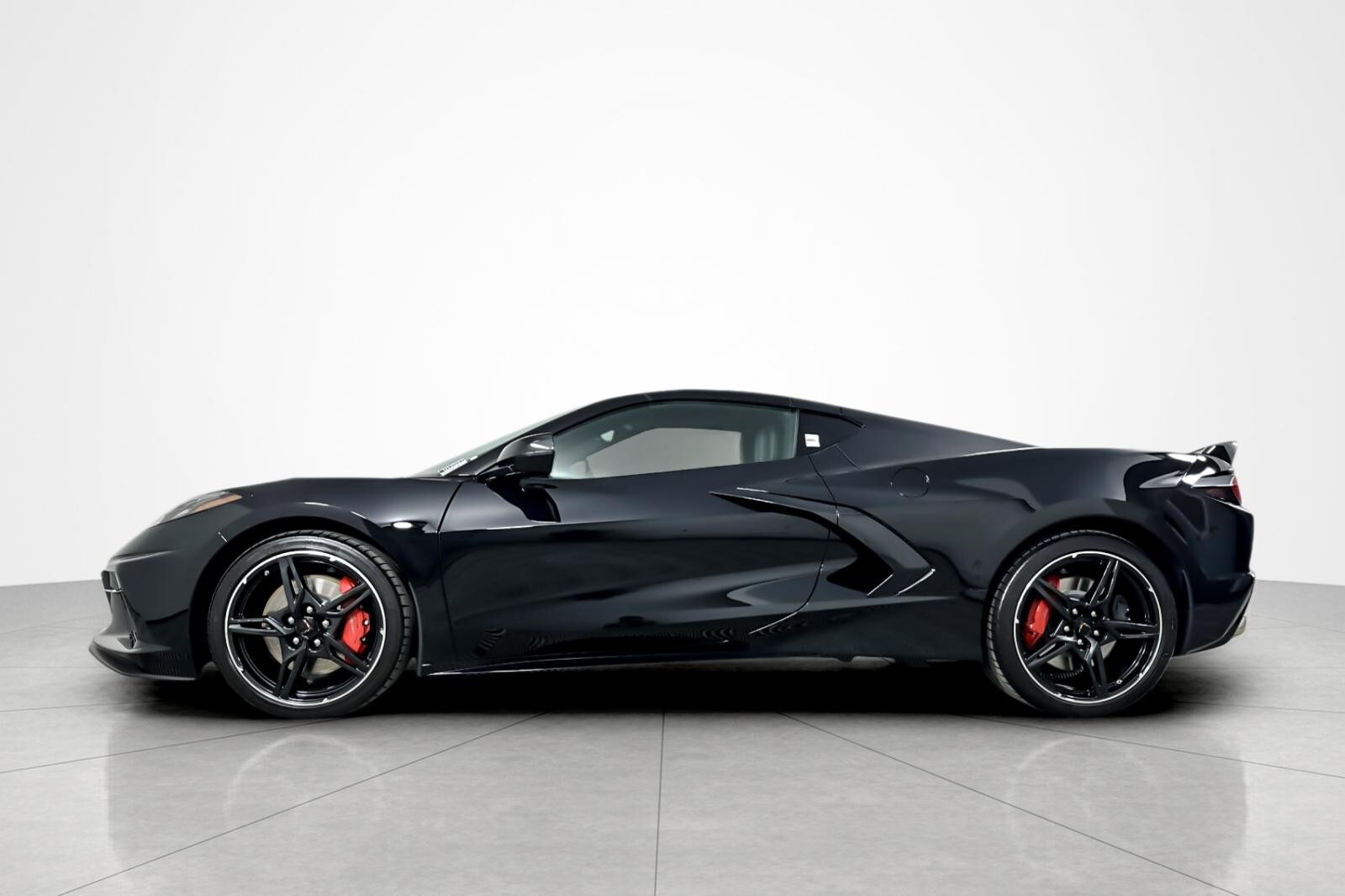 2024 Chevrolet Corvette Stingray 2LT photo 2