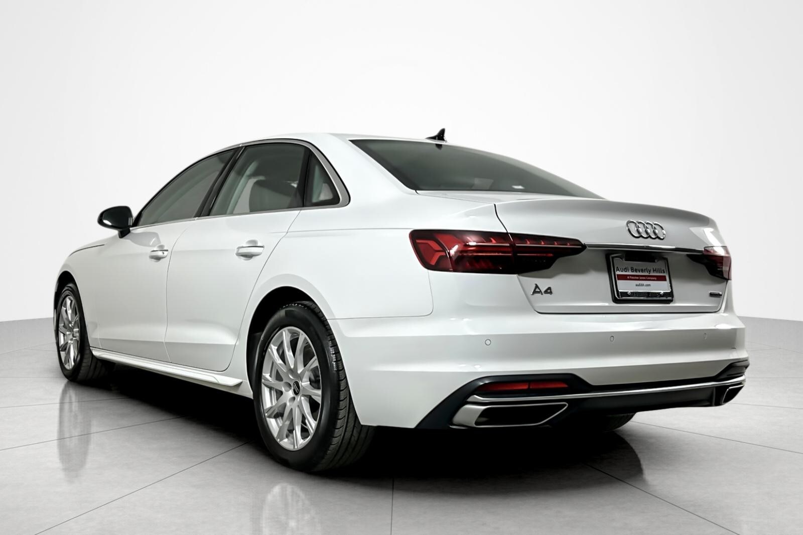 2023 Audi A4 Premium 40 TFSI Quattro photo 3