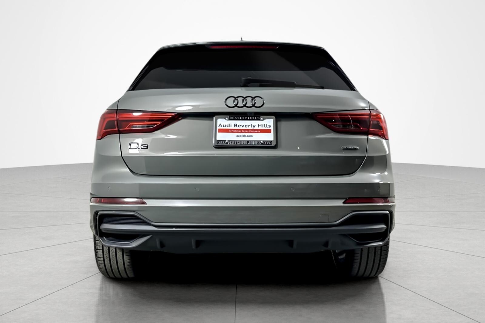 2025 Audi Q3 S line Premium 45 TFSI photo 4