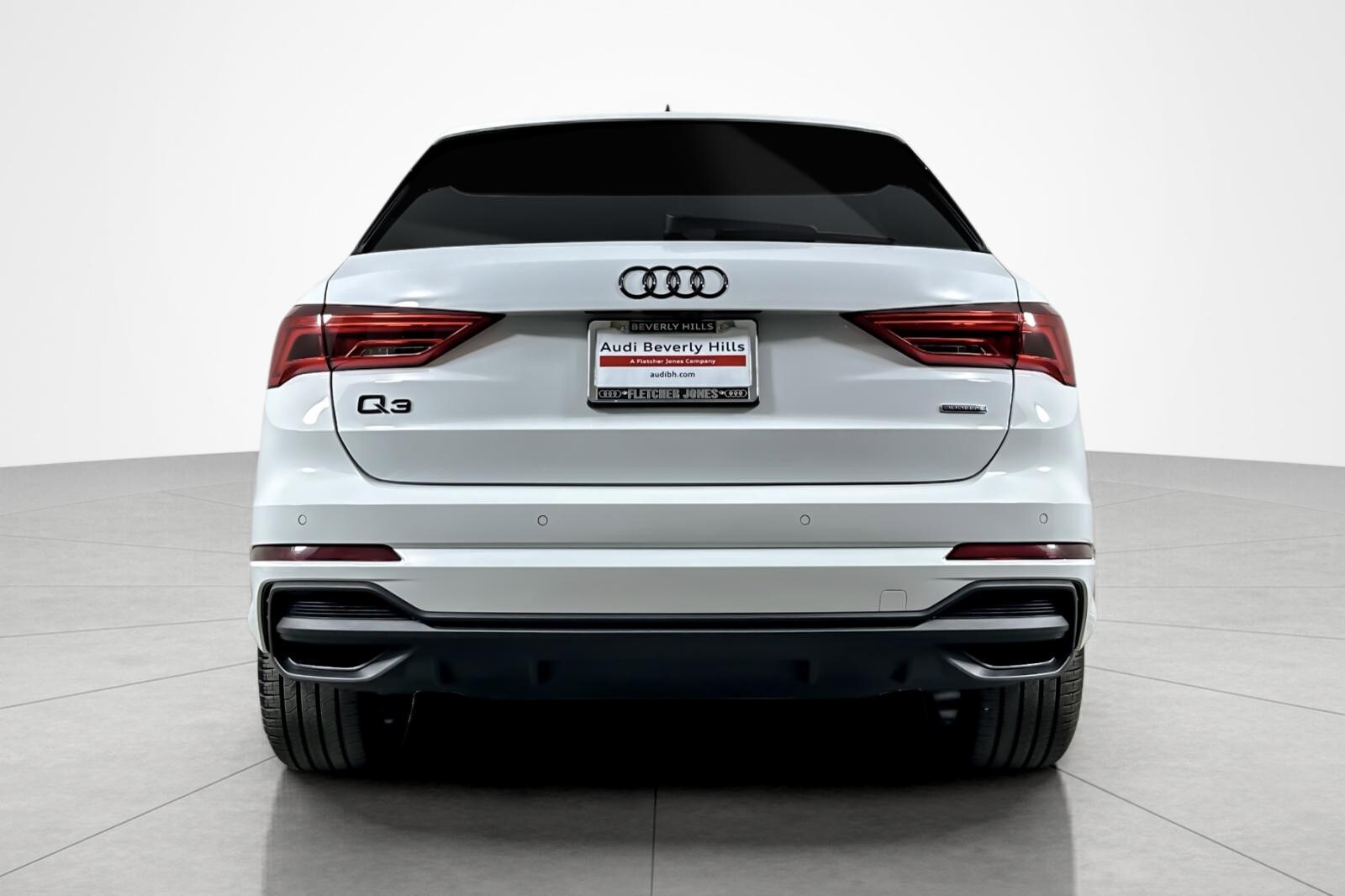 2025 Audi Q3 S line Premium 45 TFSI photo 4