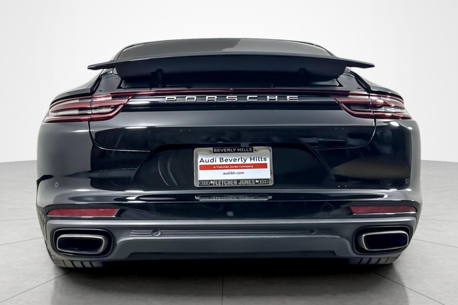 2018 Porsche Panamera 4 photo 4