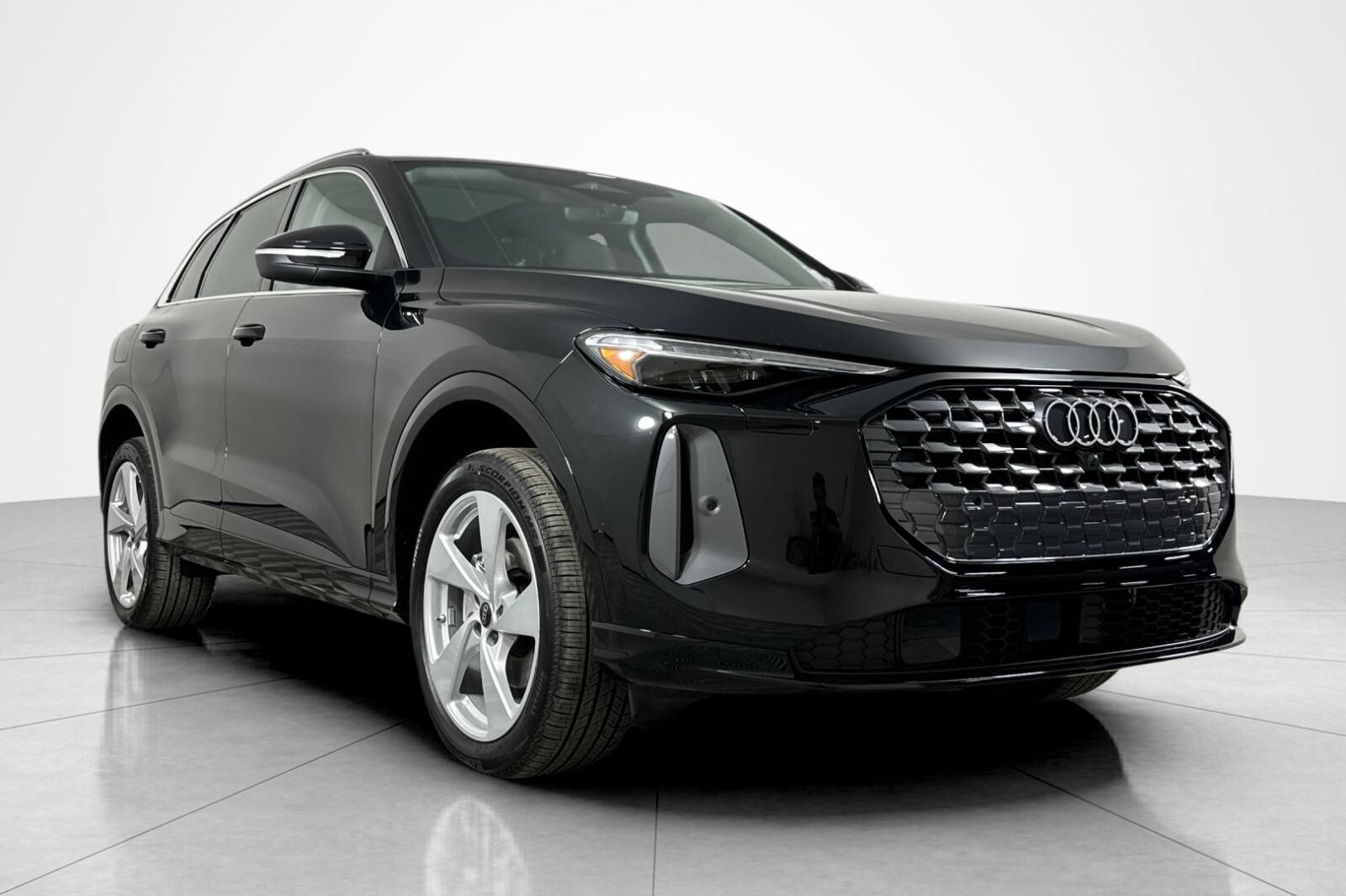 2025 Audi Q5 Premium Plus photo 2
