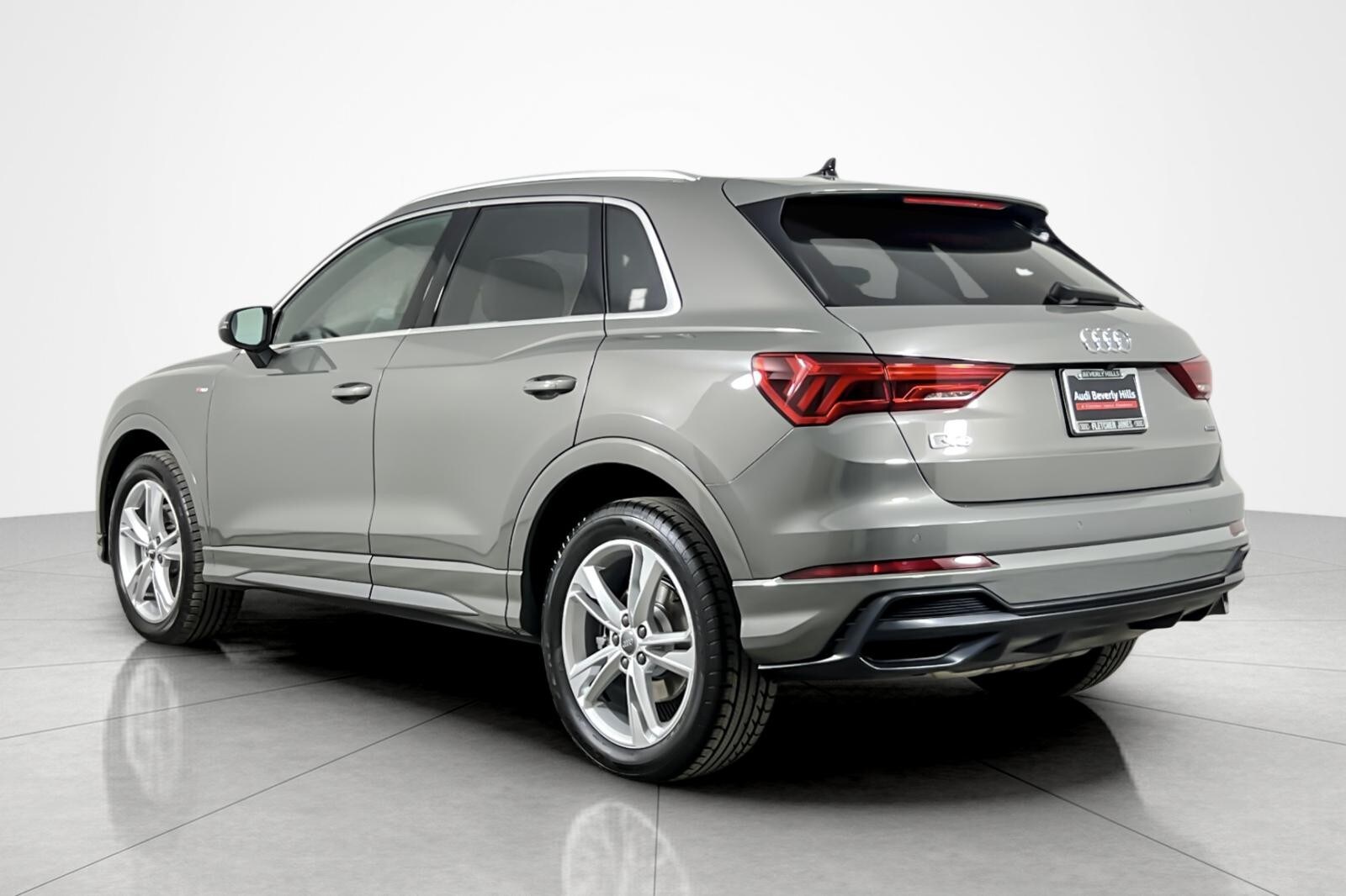 2019 Audi Q3 S line Premium Plus photo 3