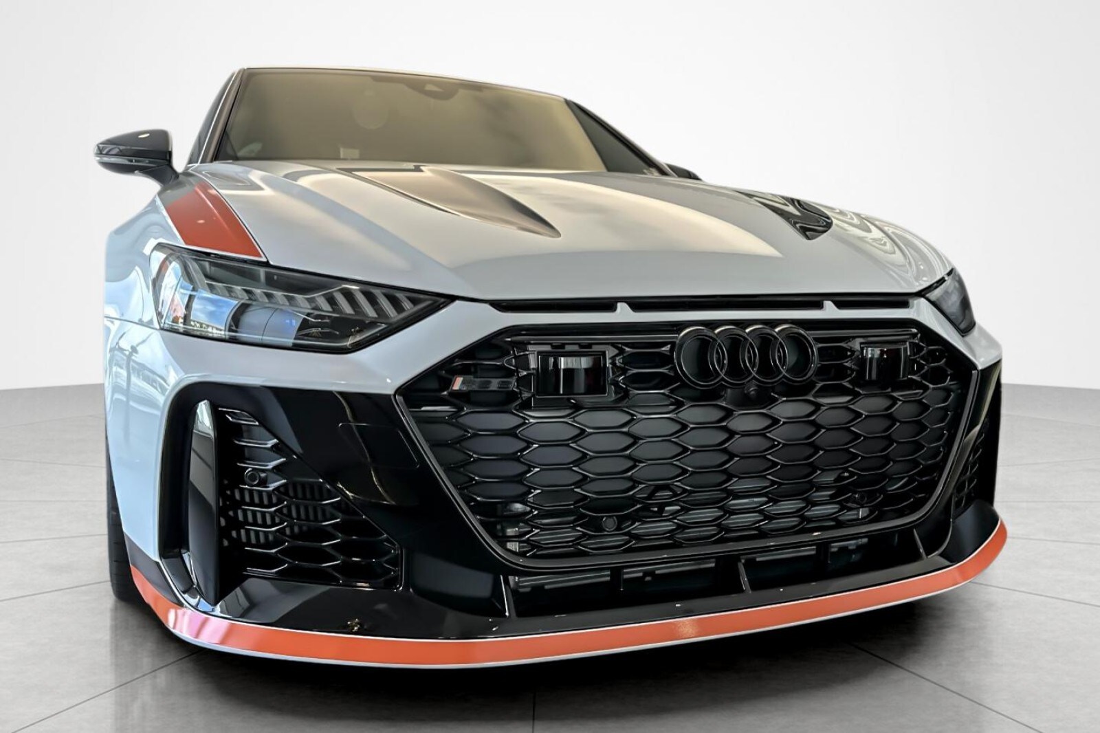 2025 Audi RS 6 Avant Performance Base photo 2