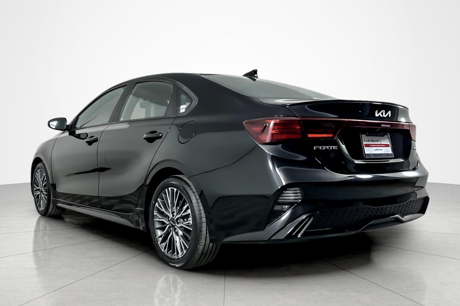 2023 Kia Forte GT-Line photo 2