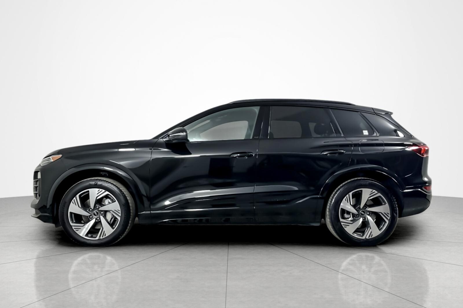 2025 Audi Q6 E-tron Premium Plus photo 2