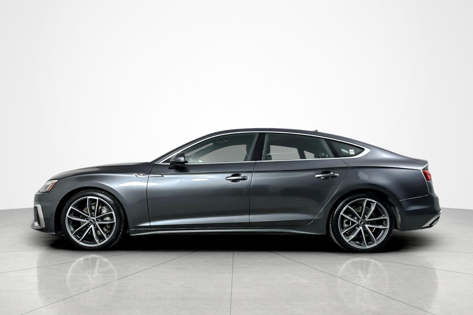 2022 Audi A5 S line Premium Plus 45 TFSI Quattro photo 2