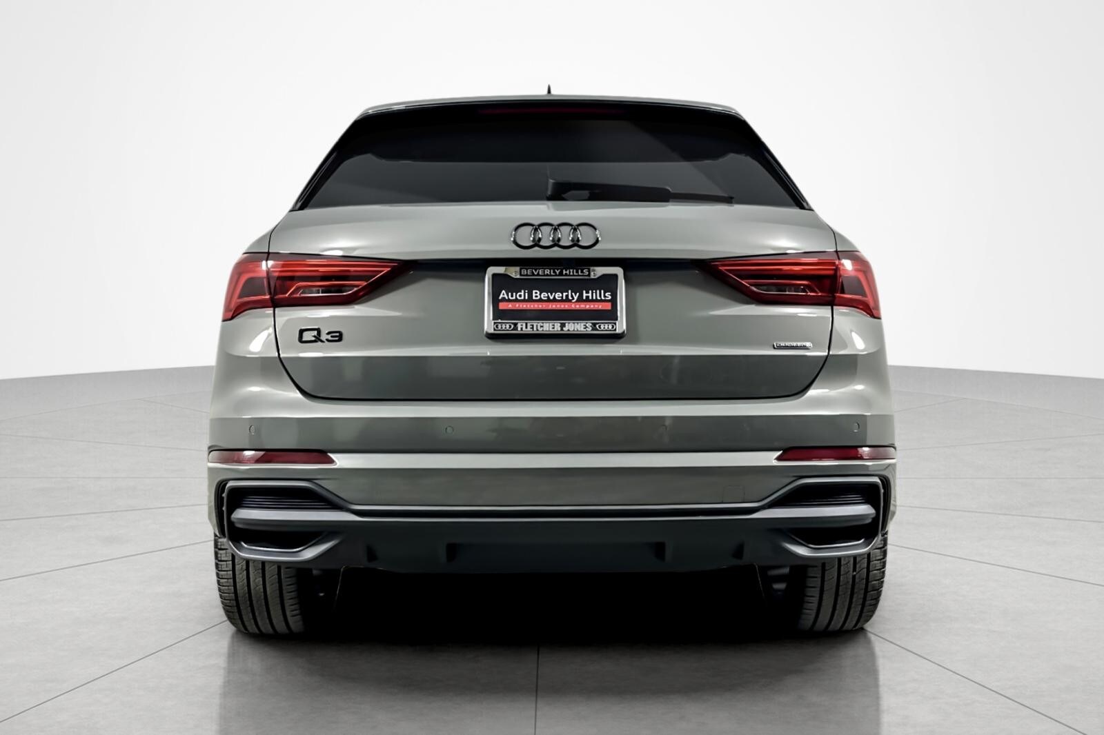 2025 Audi Q3 S line Premium 45 TFSI photo 4