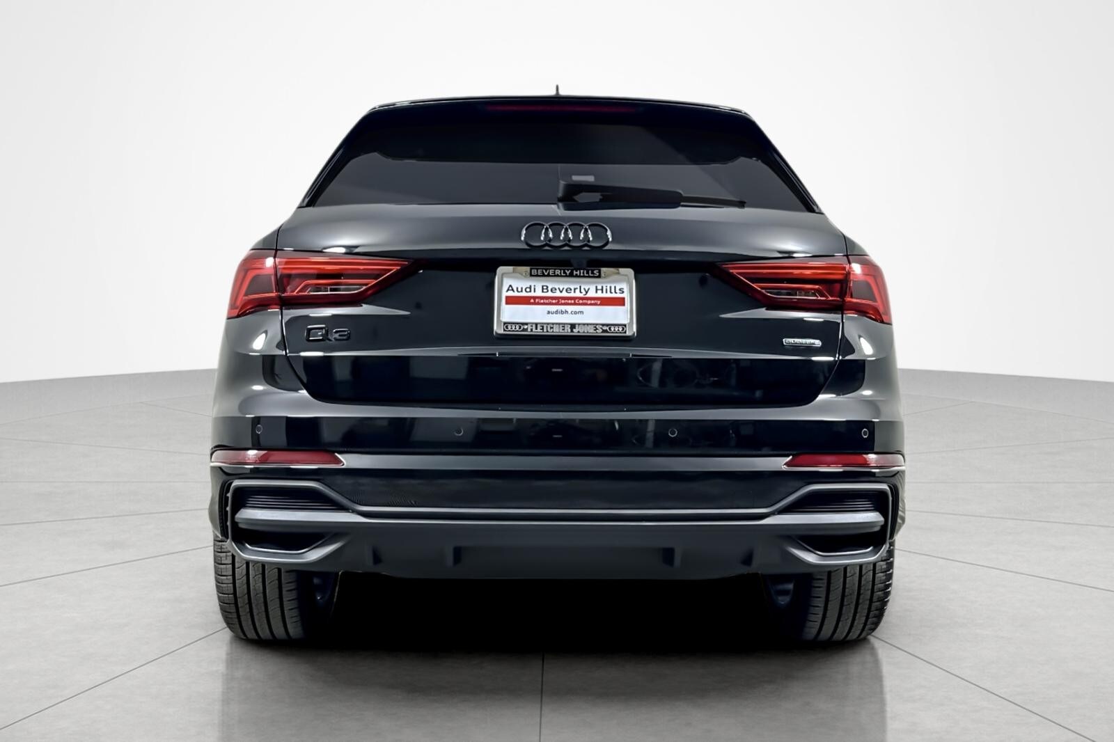 2025 Audi Q3 S line Premium 45 TFSI photo 4