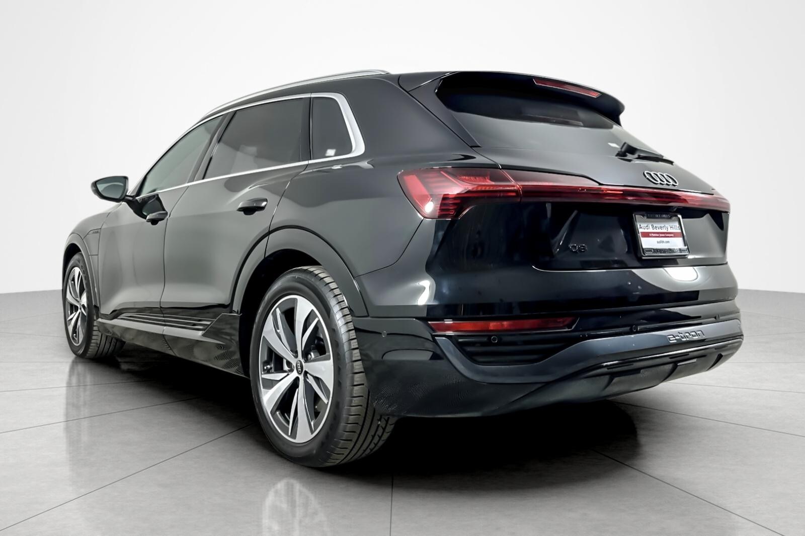 2024 Audi Q8 E-tron Premium Plus photo 3