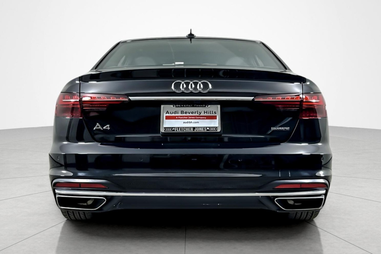 2022 Audi A4 S line Prestige 45 TFSI Quattro photo 4
