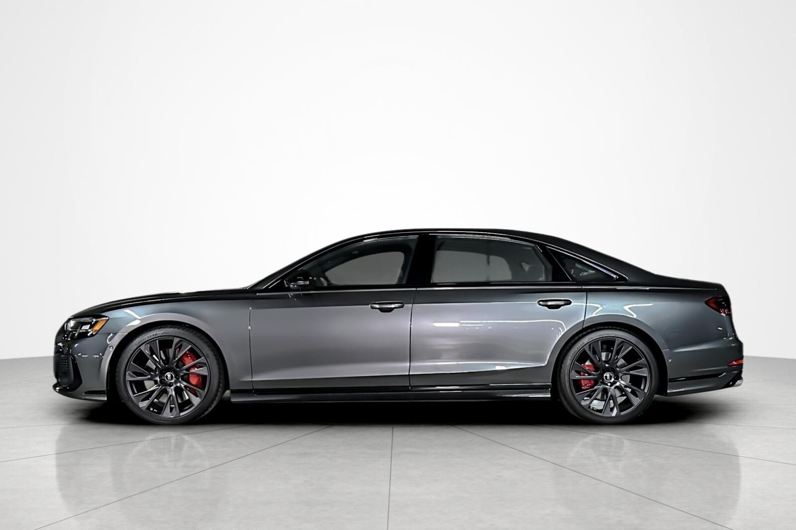 2025 Audi S8 Quattro photo 3