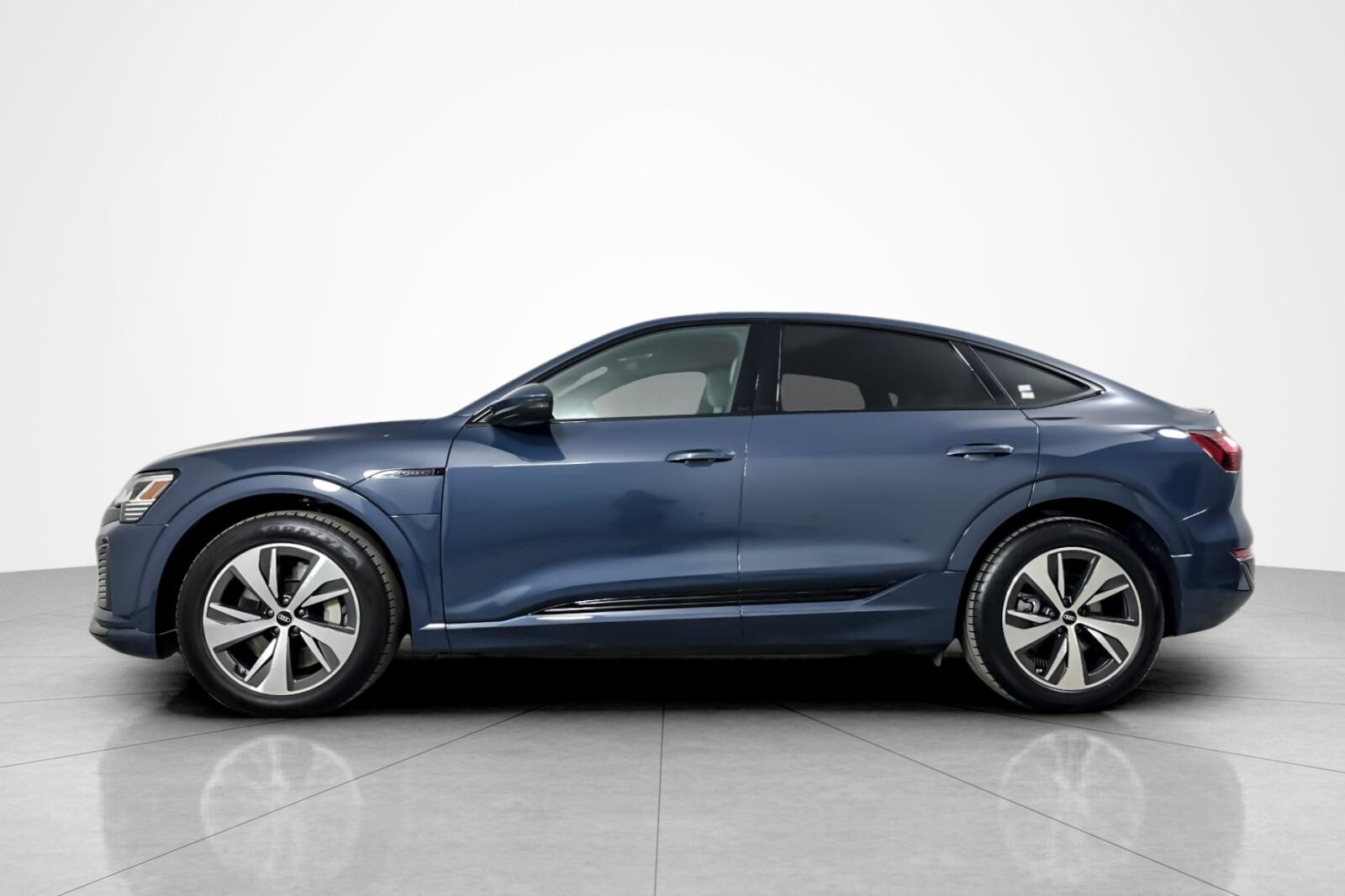 2024 Audi Q8 E-tron line Premium photo 2