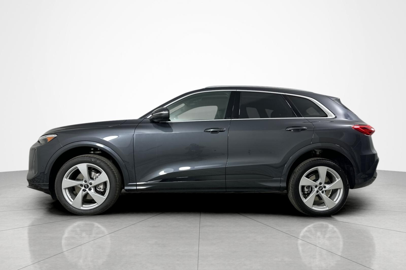 2025 Audi Q5 Premium Plus photo 3