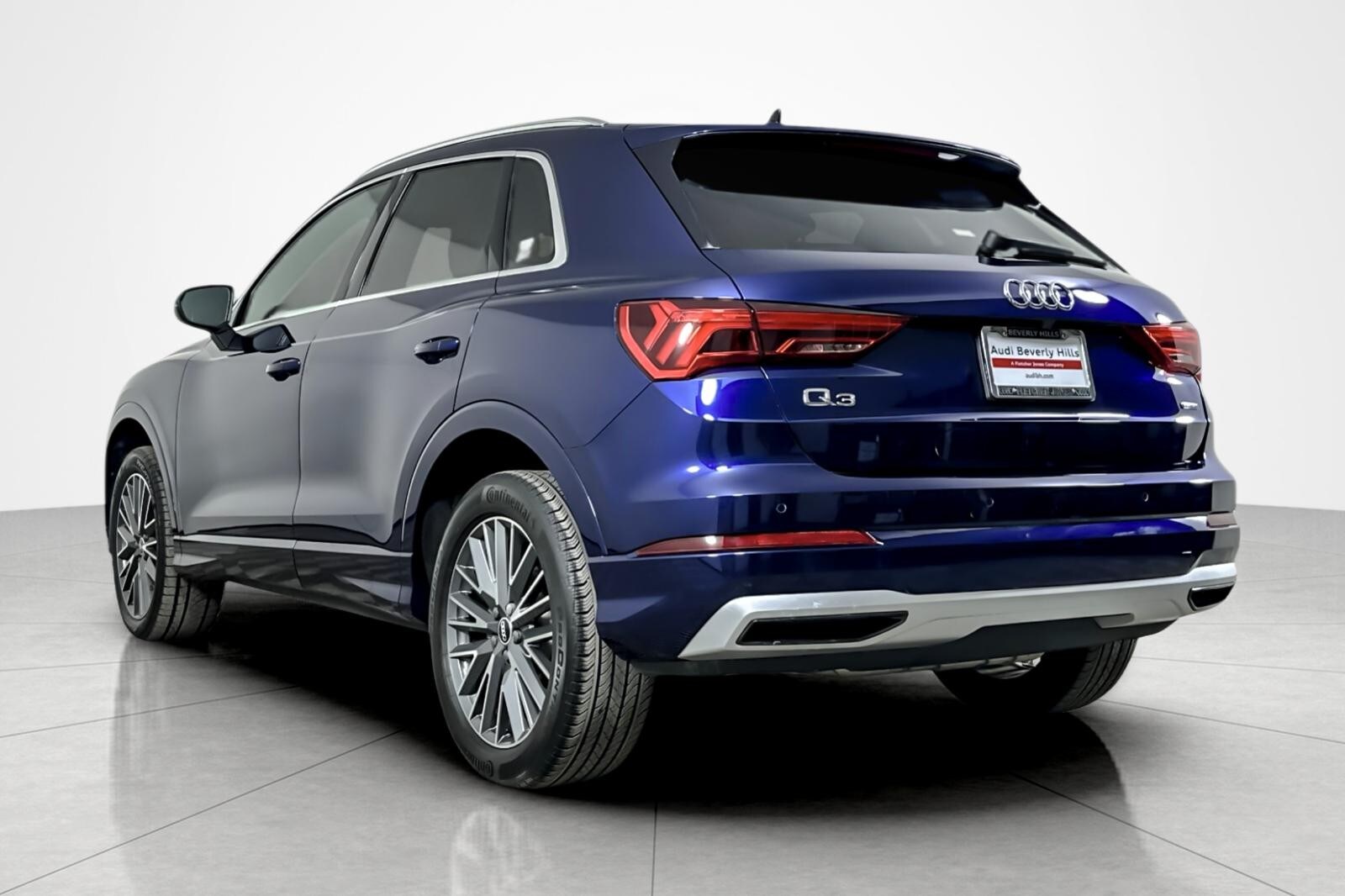 2022 Audi Q3 Premium 40 TFSI photo 3