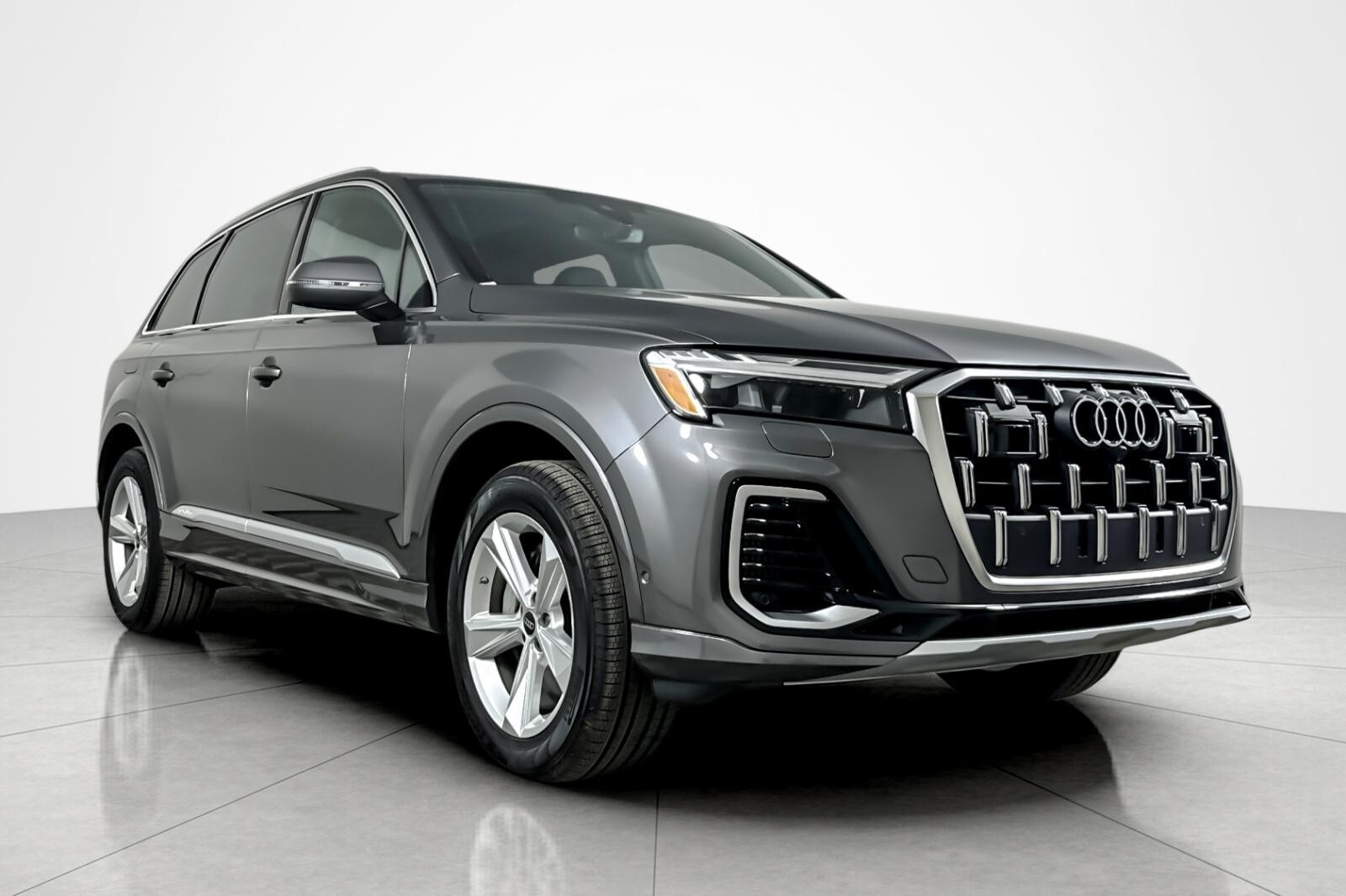 2025 Audi Q7 Premium 55 photo 2