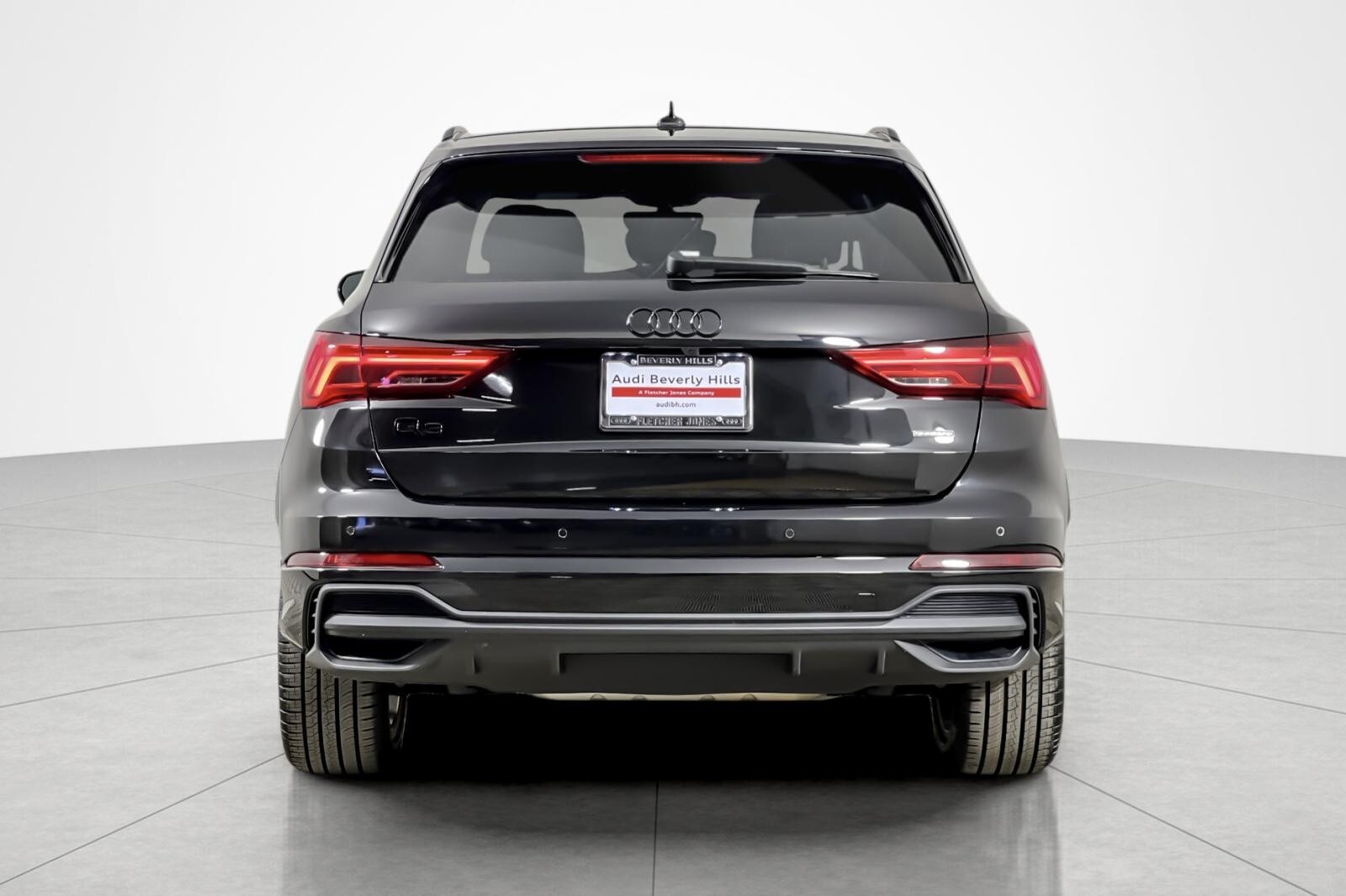 2025 Audi Q3 S line Premium 45 TFSI photo 4
