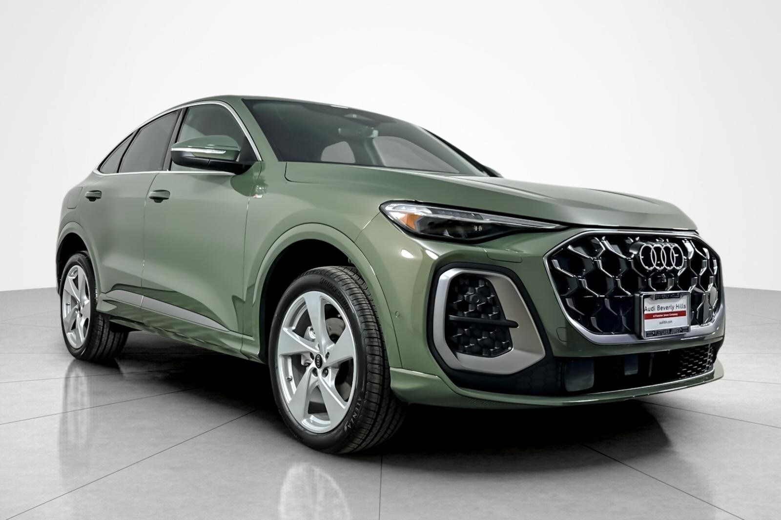 2025 Audi Q5 Sportback Premium Plus TFSI photo 2