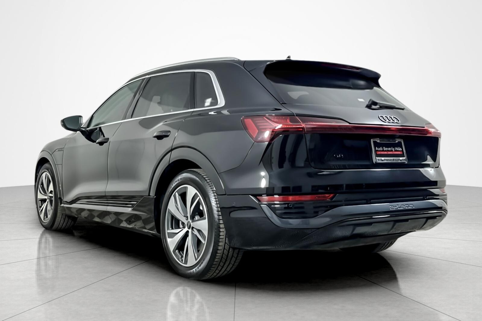 2024 Audi Q8 E-tron Premium Plus photo 3