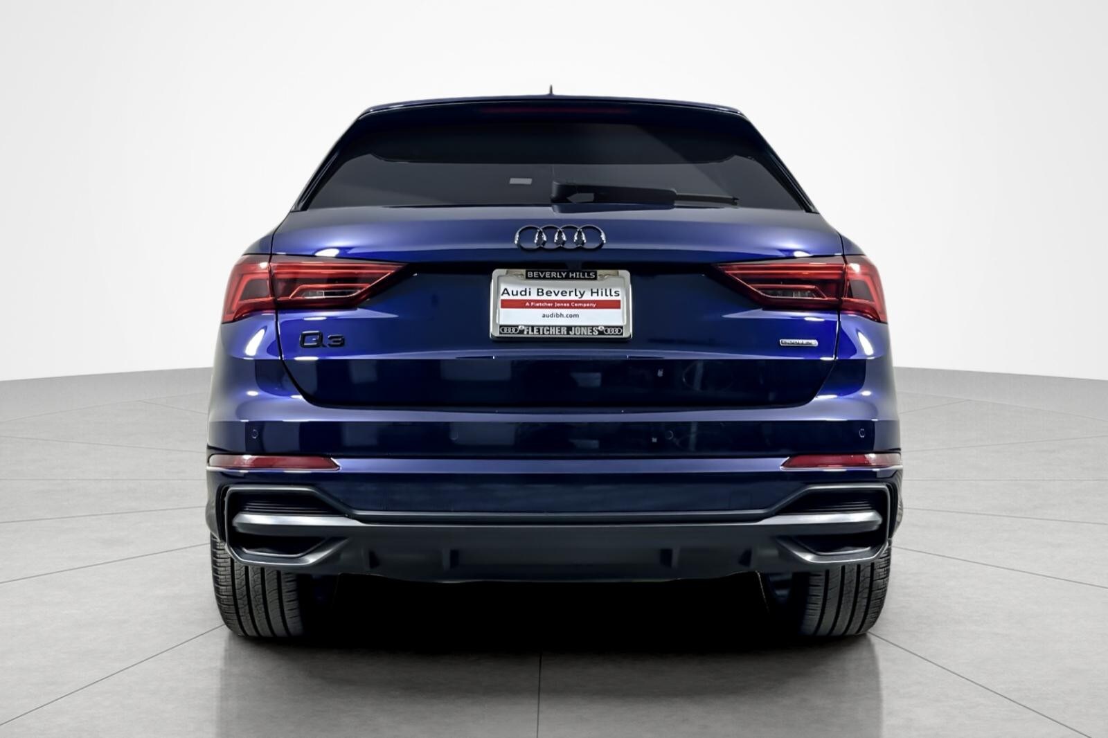 2022 Audi Q3 S line Premium 45 TFSI photo 4