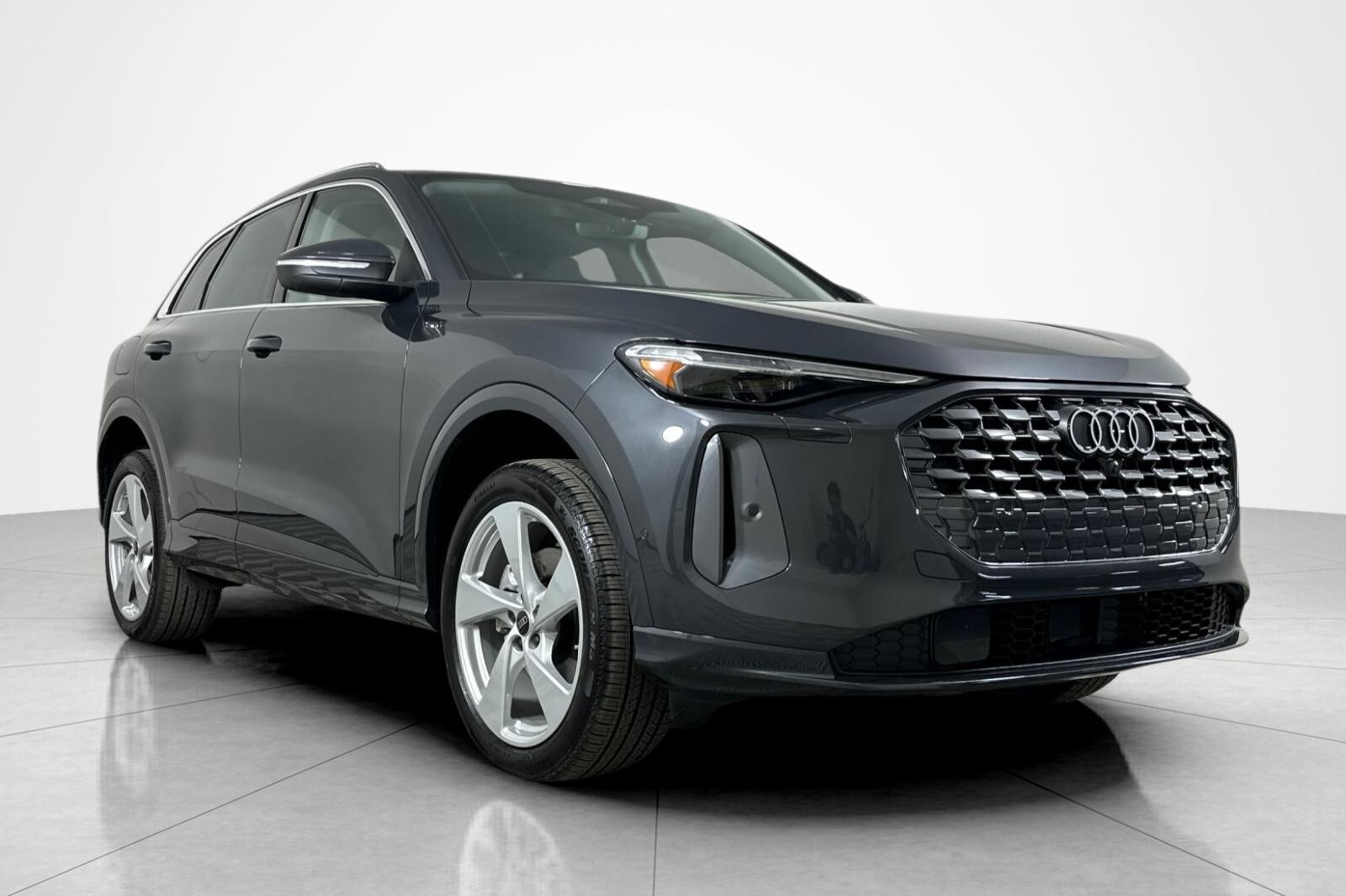 2025 Audi Q5 2.0T Premium Plus photo 2