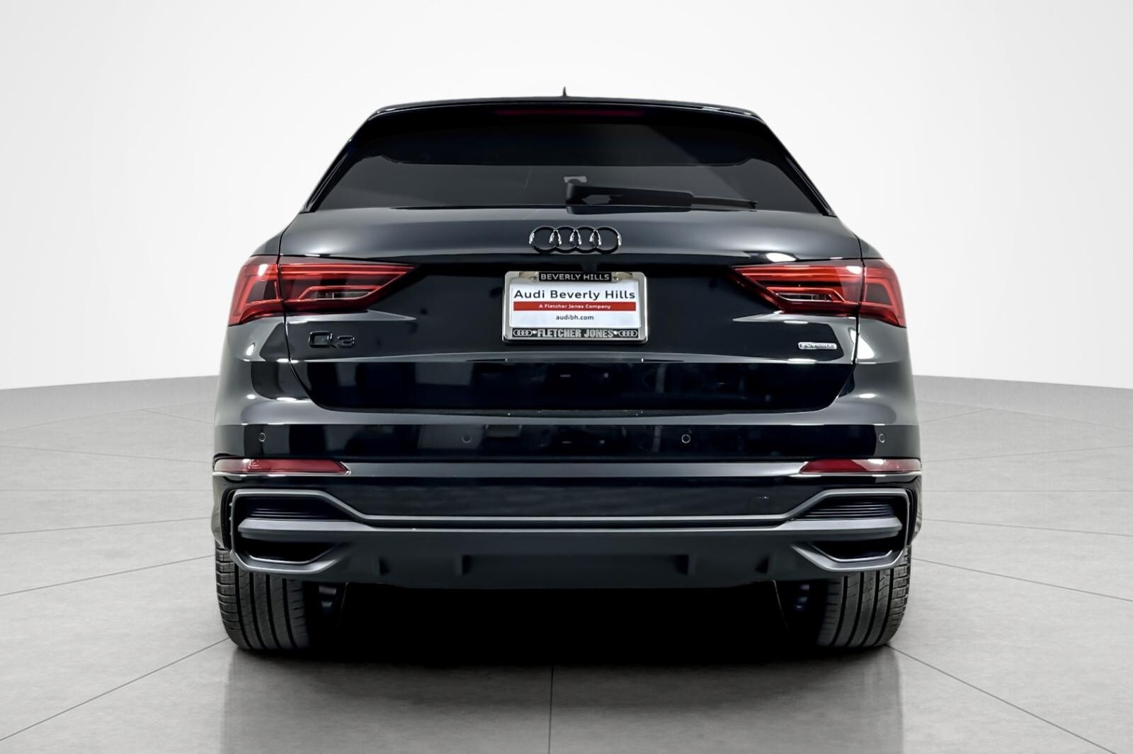 2025 Audi Q3 S line Premium 45 TFSI photo 4
