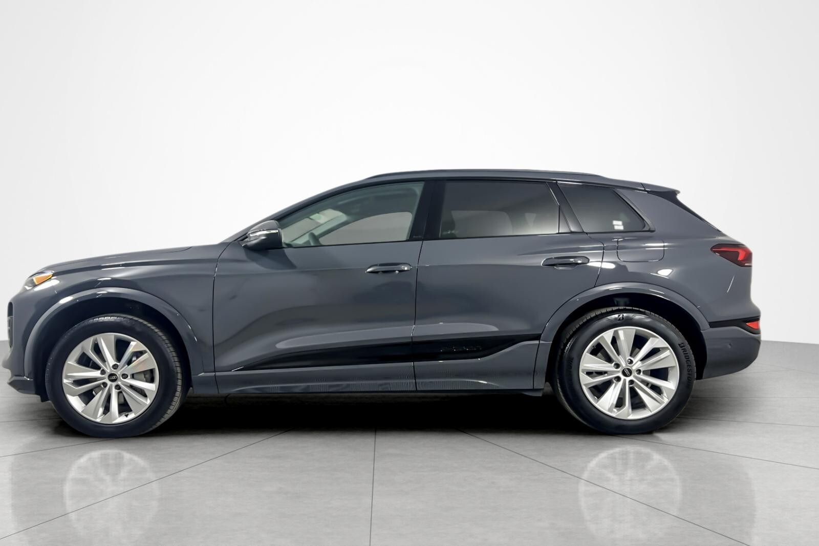 2025 Audi Q6 E-tron Premium photo 2