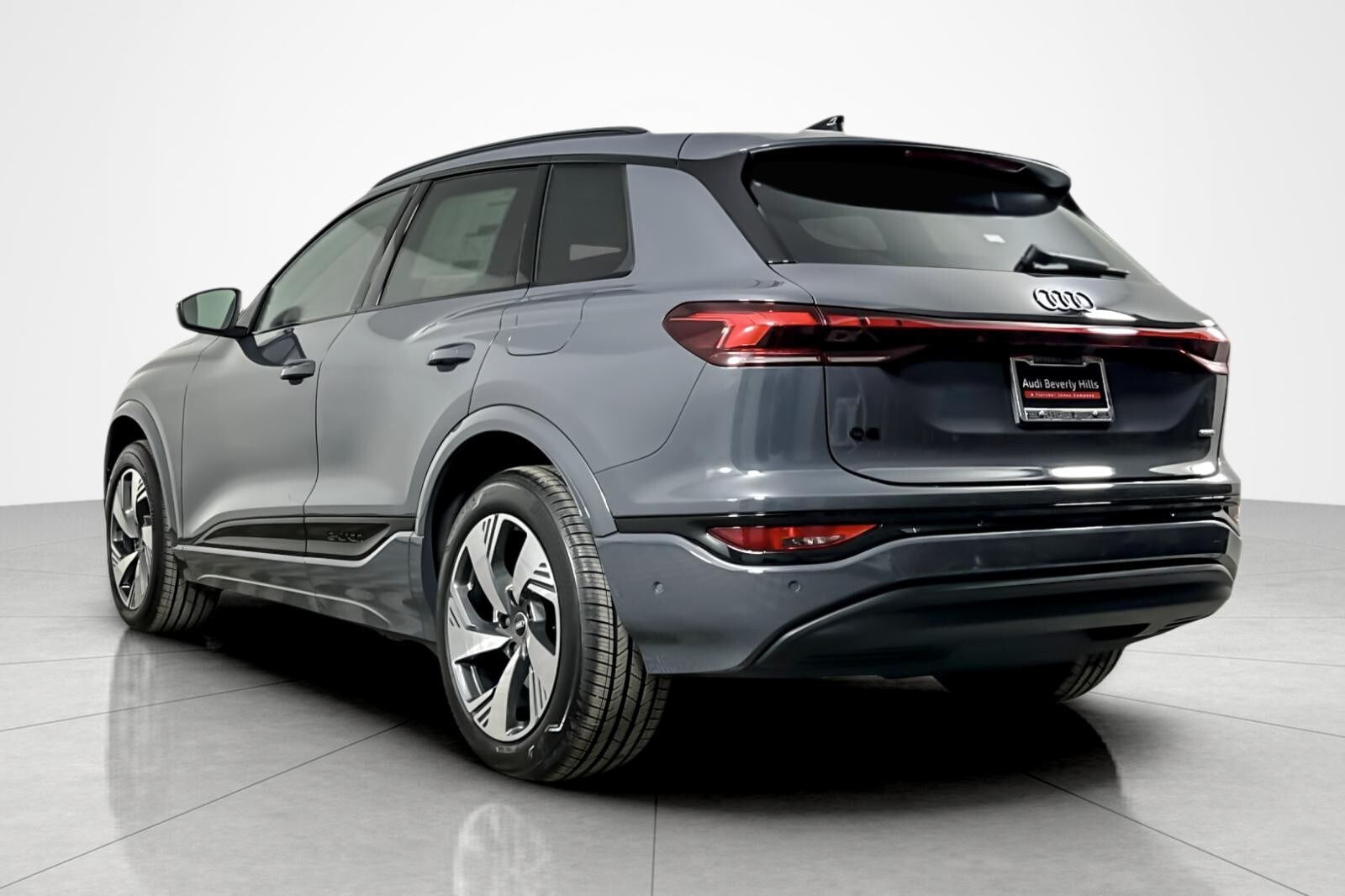 2025 Audi Q6 E-tron Premium photo 4