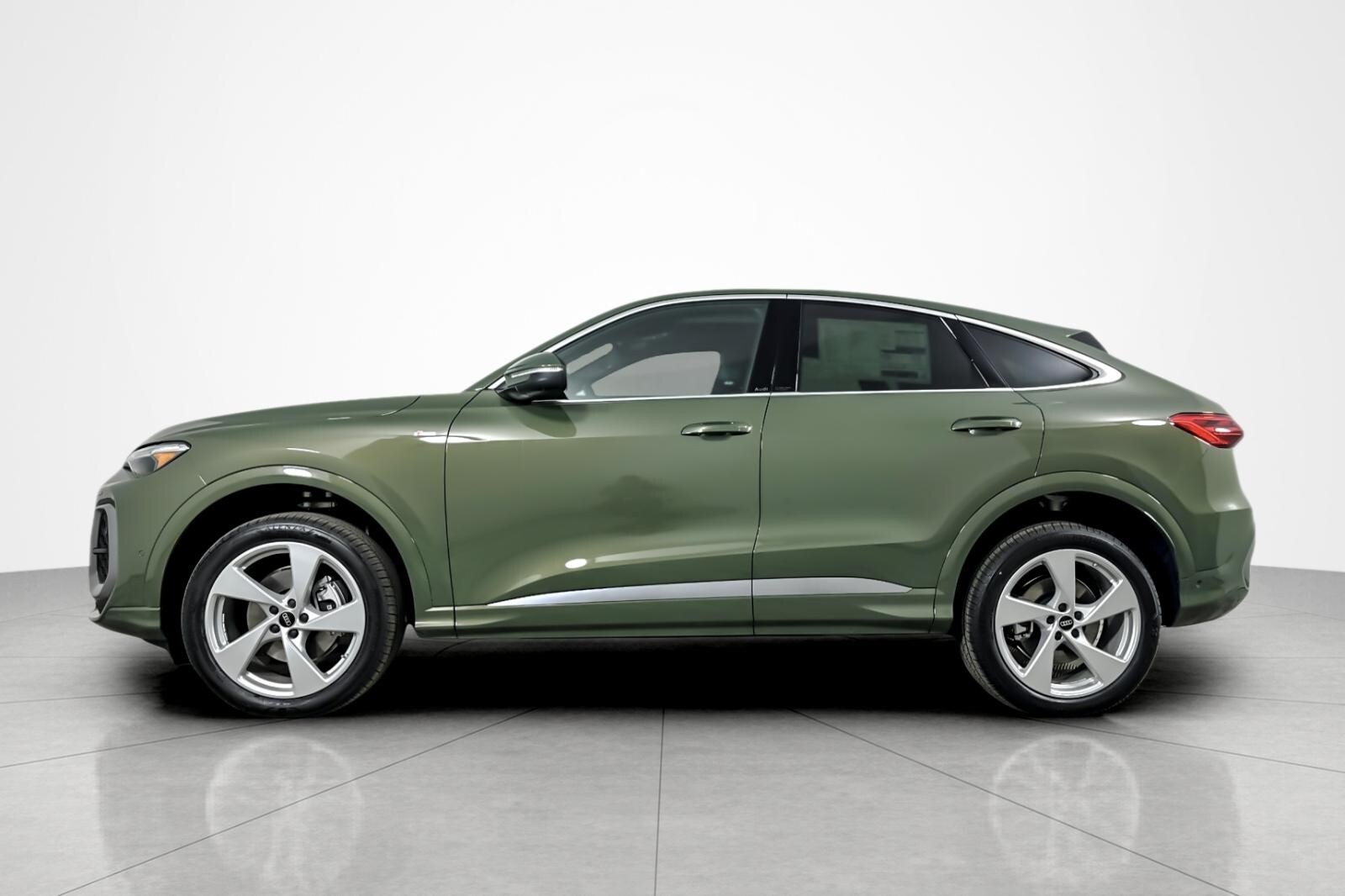 2025 Audi Q5 Sportback Premium Plus TFSI photo 3
