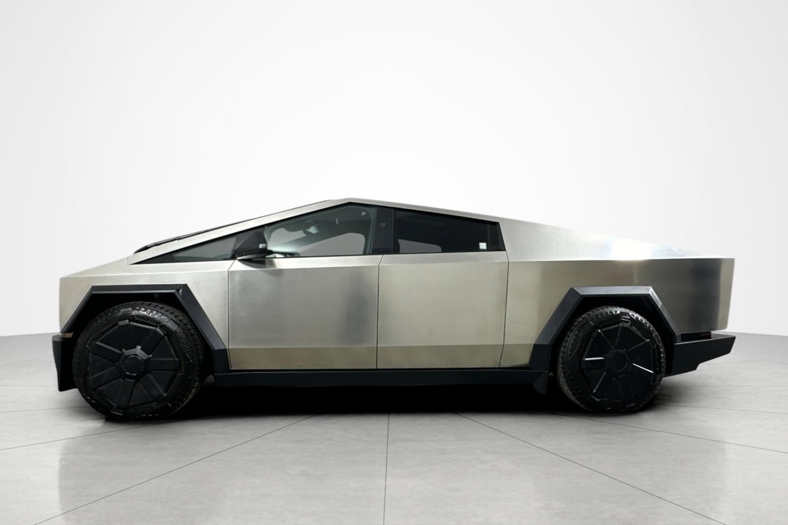 Used 2024 Tesla Cybertruck Cyberbeast with VIN 7G2CEHEE3RA054340 for sale in Beverly Hills, CA
