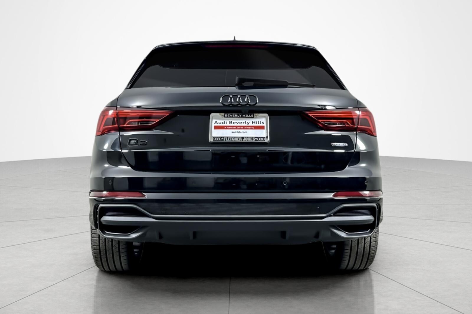 2025 Audi Q3 S line Premium 45 TFSI photo 4