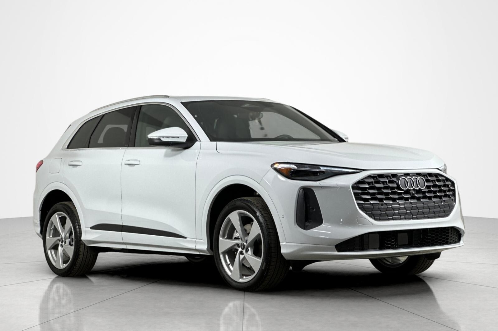 2025 Audi Q5 Premium Plus photo 2