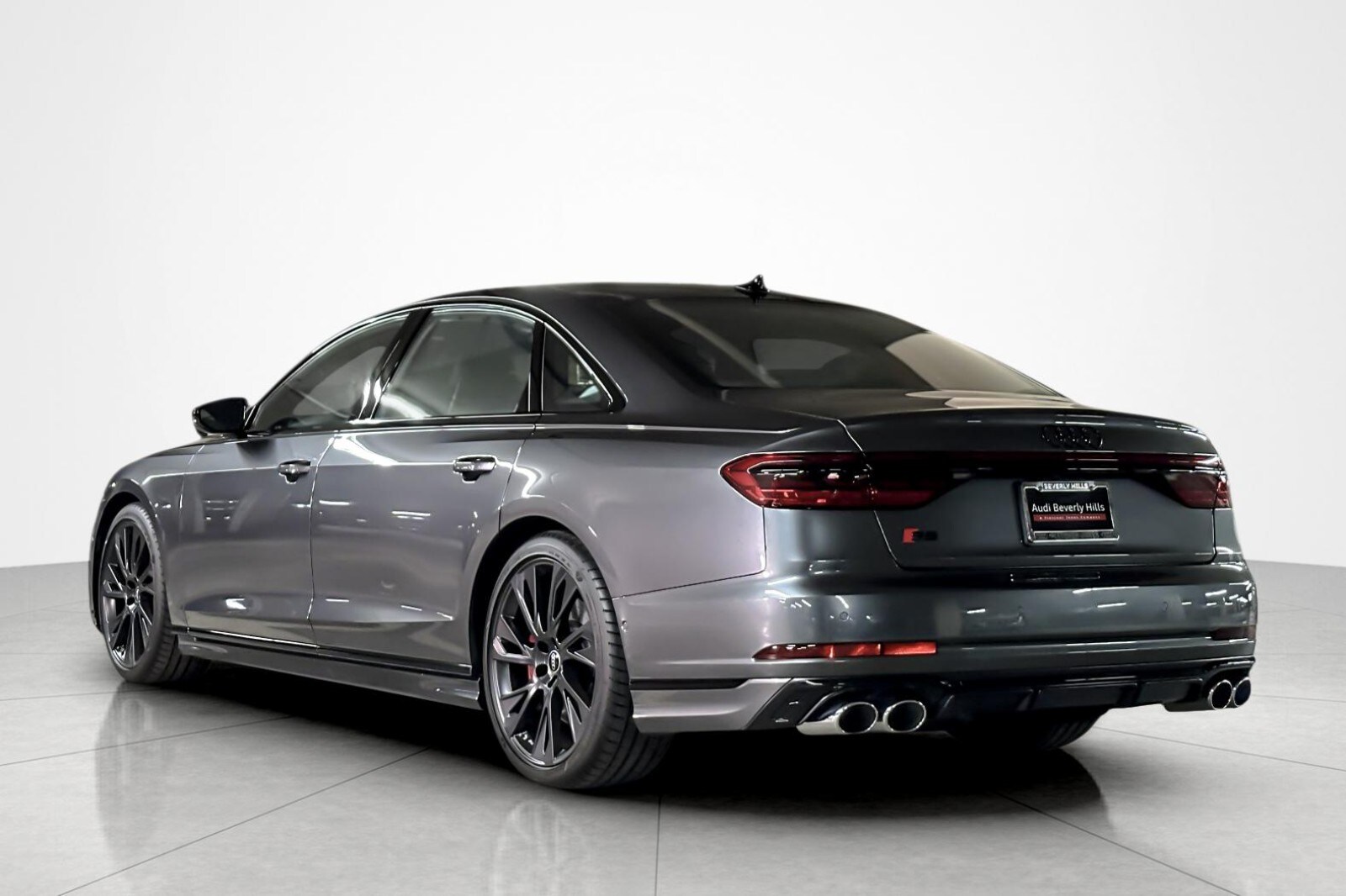 2025 Audi S8 Quattro photo 4