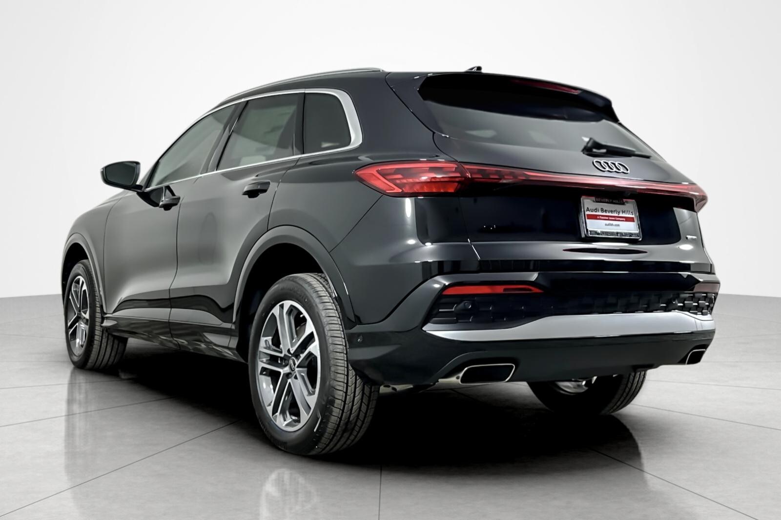 2025 Audi Q5 Premium TFSI photo 4