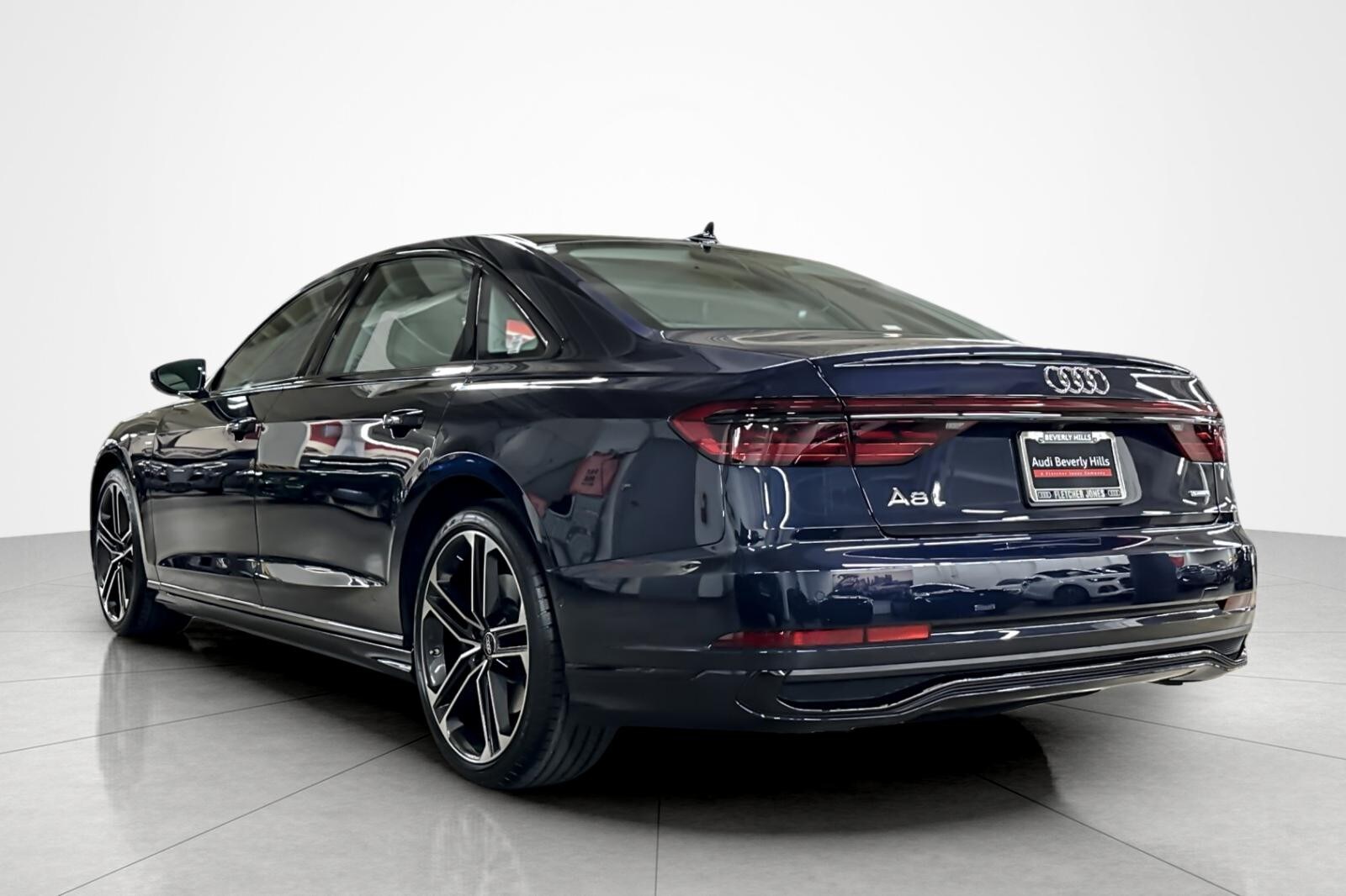 2025 Audi A8 L 55 TFSI Quattro photo 3