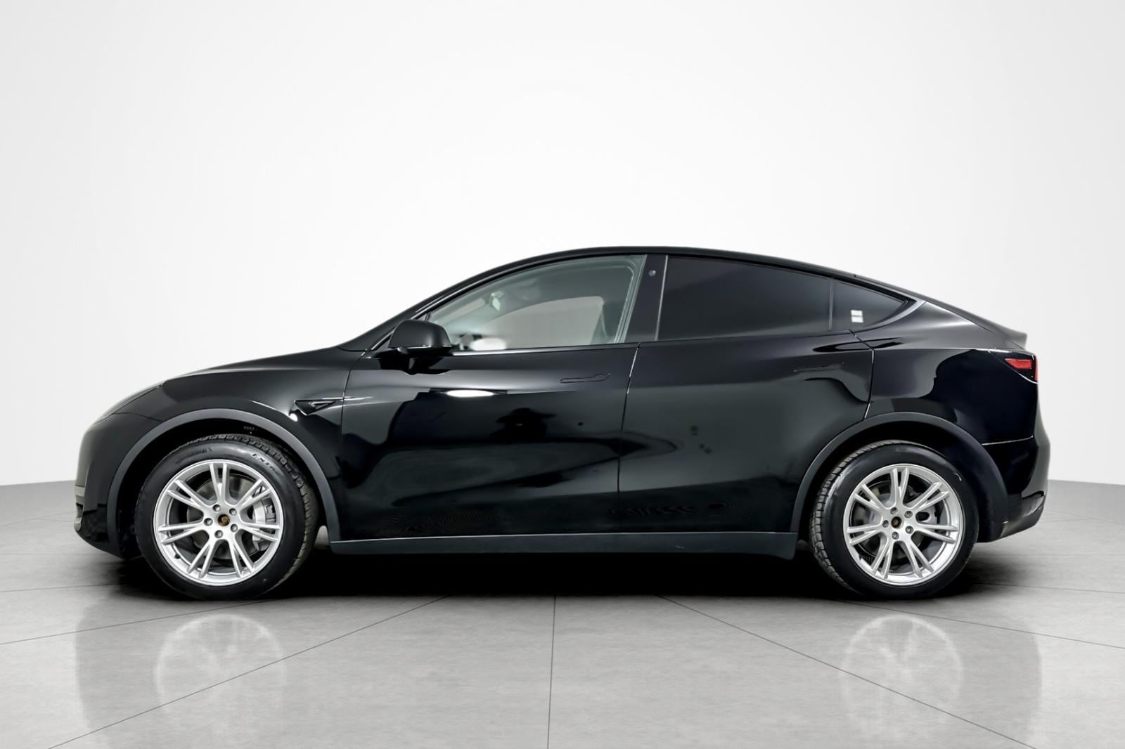 Used 2023 Tesla Model Y Long Range with VIN 7SAYGDEE5PA056442 for sale in Kansas City