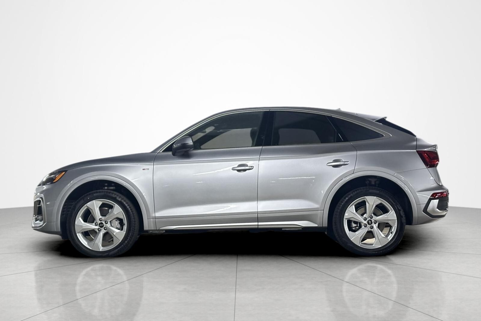 2025 Audi Q5 Sportback 45 S line Premium Plus photo 3
