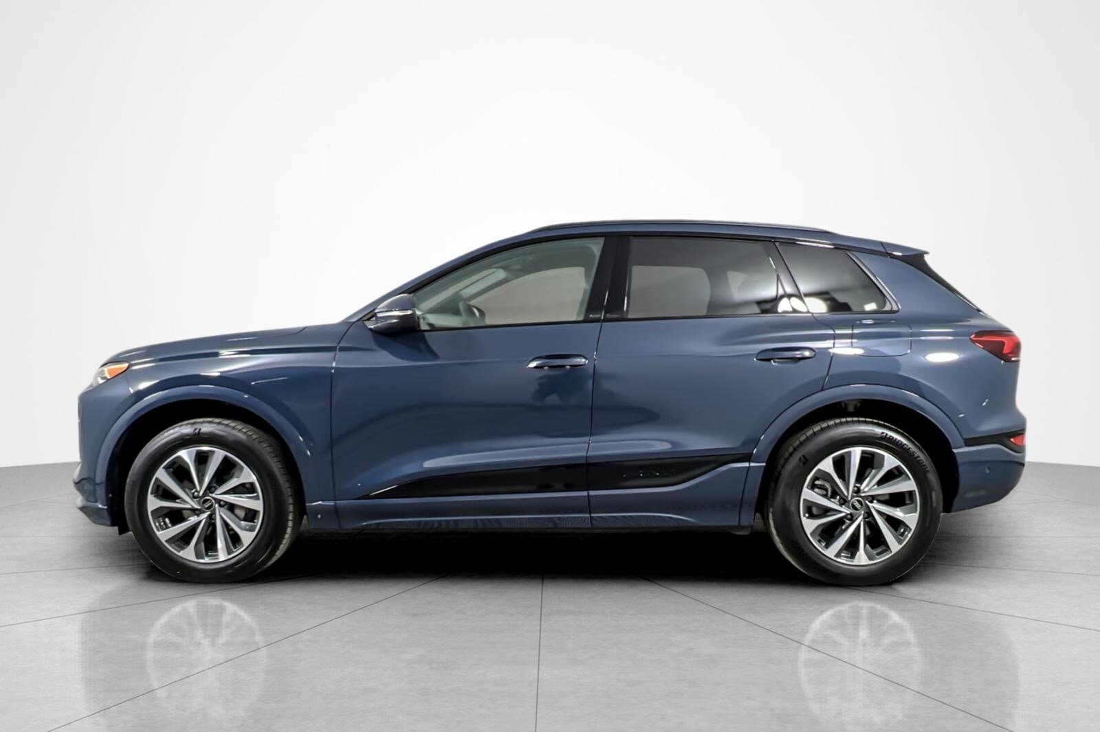 2025 Audi Q6 E-tron Premium photo 2