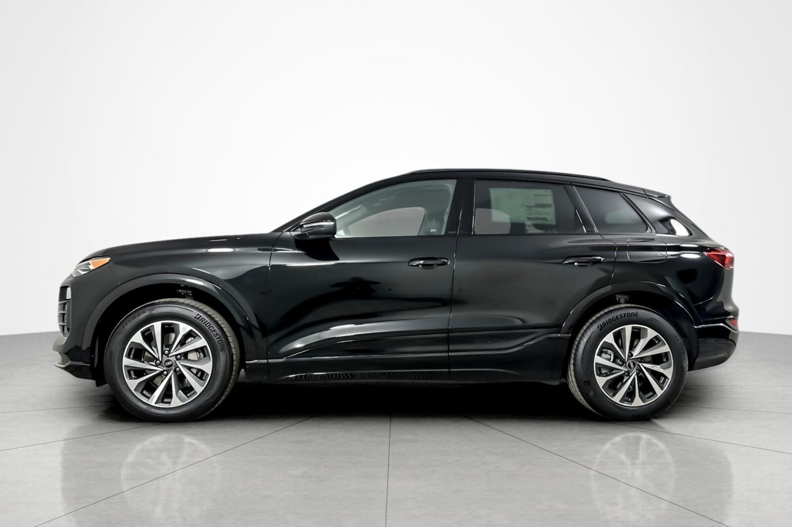 2025 Audi Q6 E-tron Premium Plus photo 3