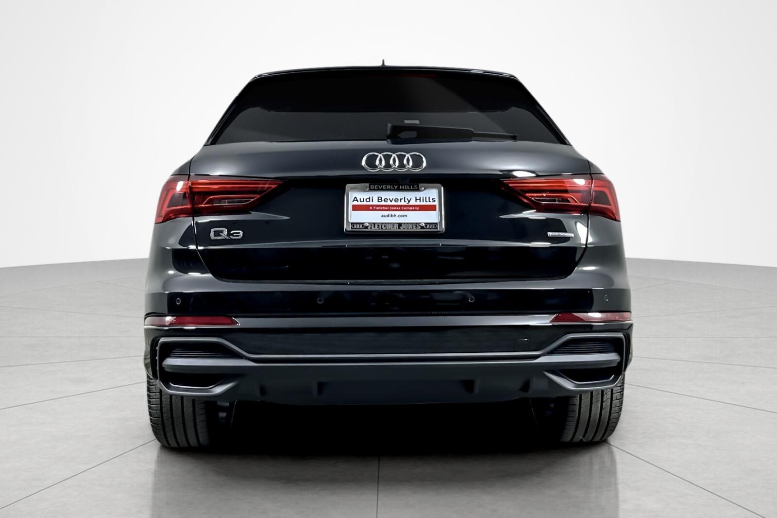 2024 Audi Q3 S line Premium Plus 45 TFSI photo 4