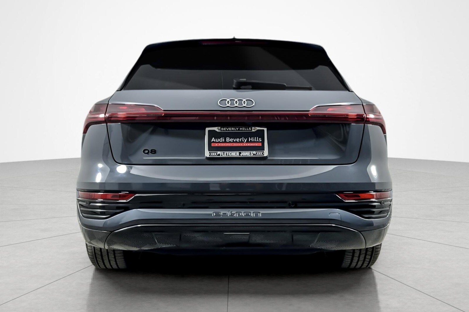 2024 Audi Q8 E-tron Prestige photo 4