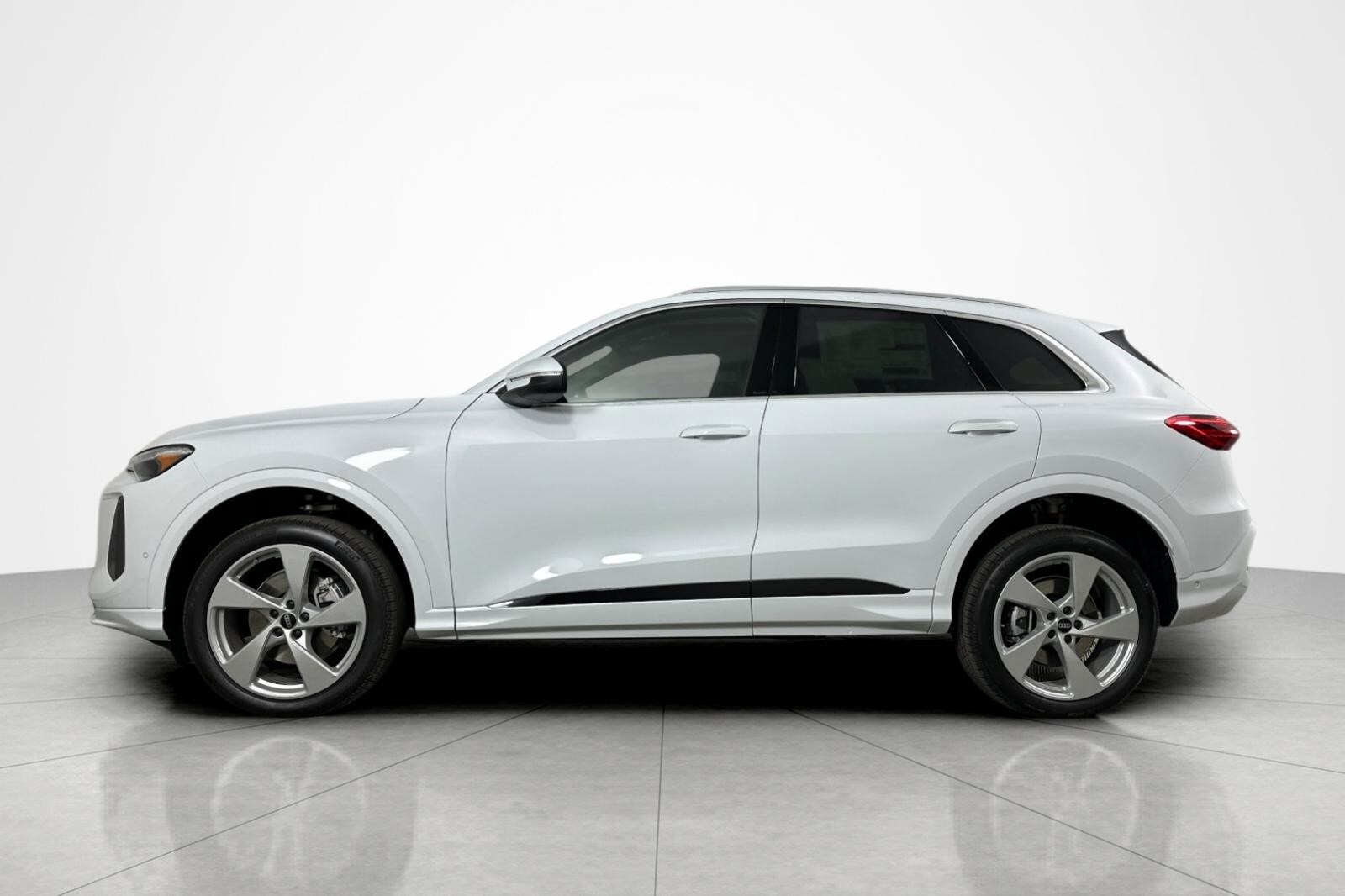 2025 Audi Q5 Premium Plus photo 3