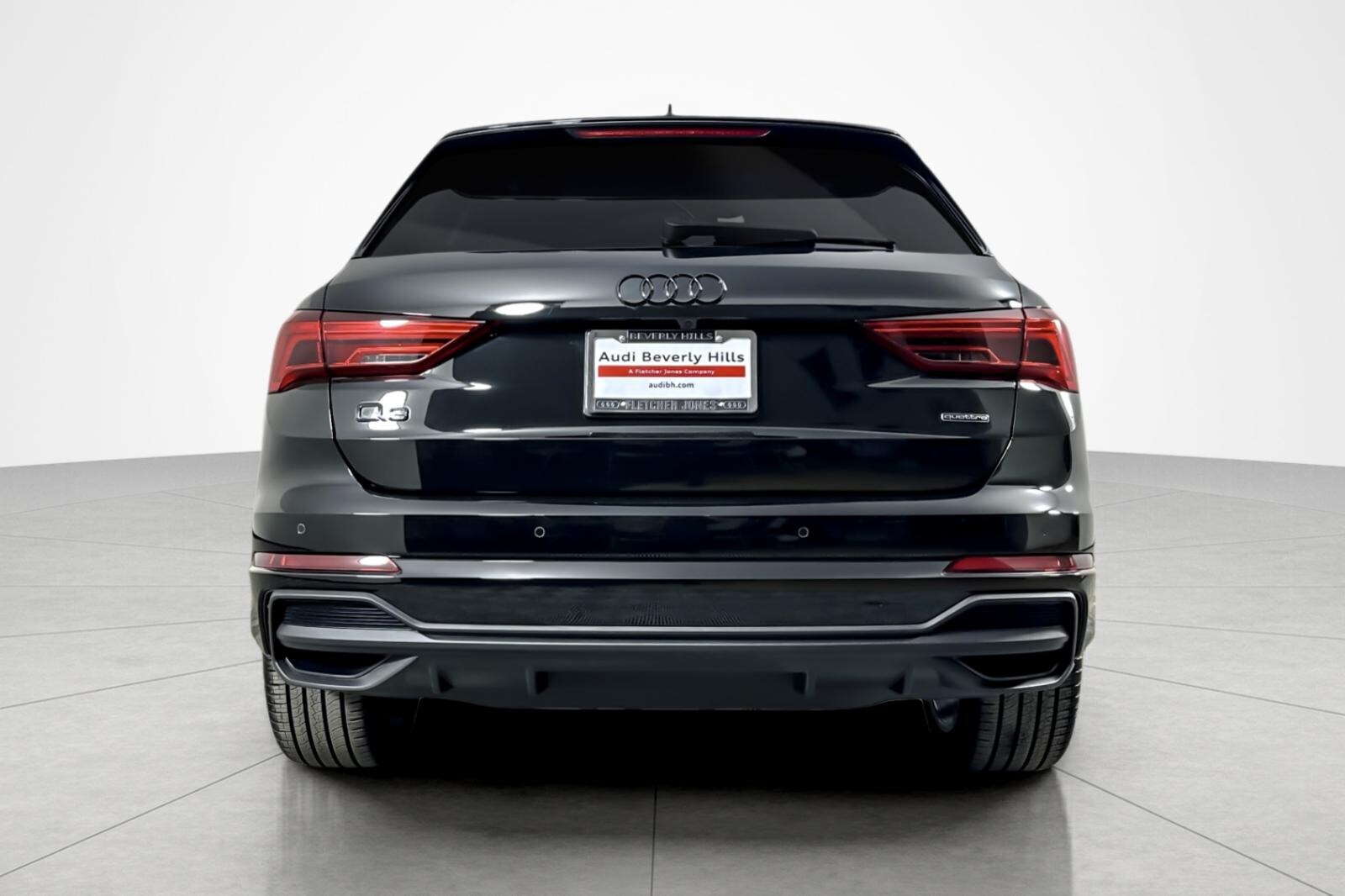 2025 Audi Q3 S line Premium 45 TFSI photo 4
