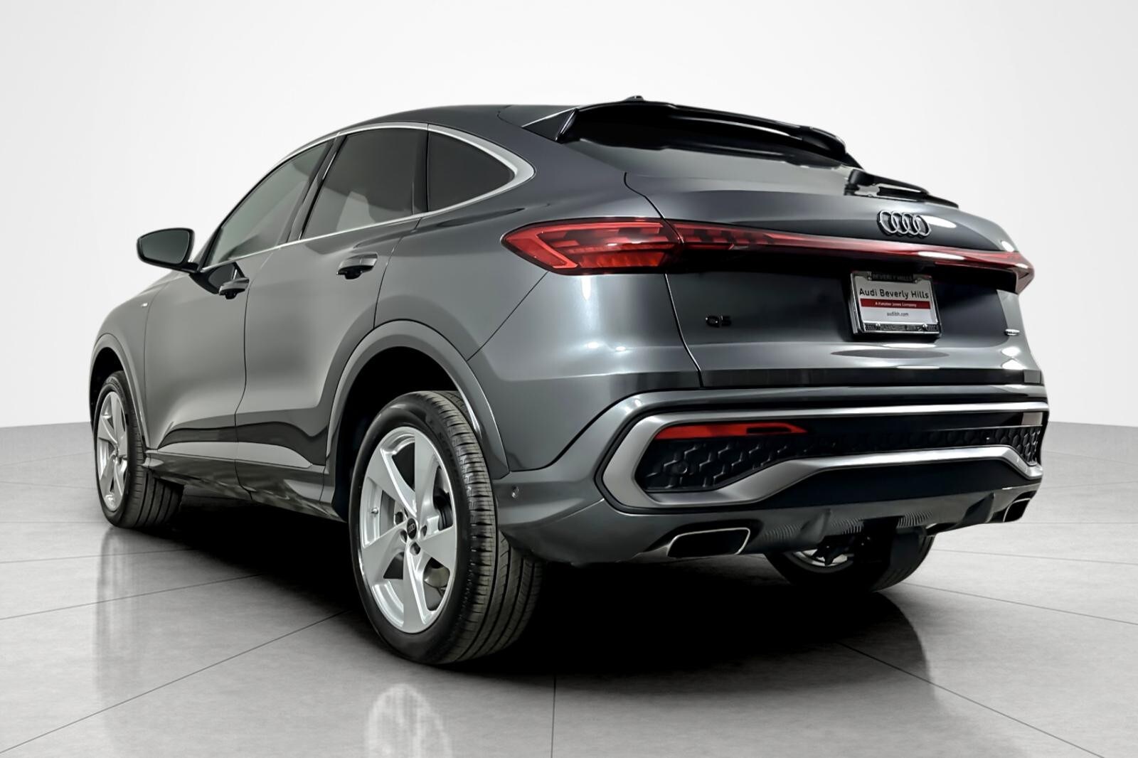 2025 Audi Q5 Sportback Premium Plus TFSI photo 4