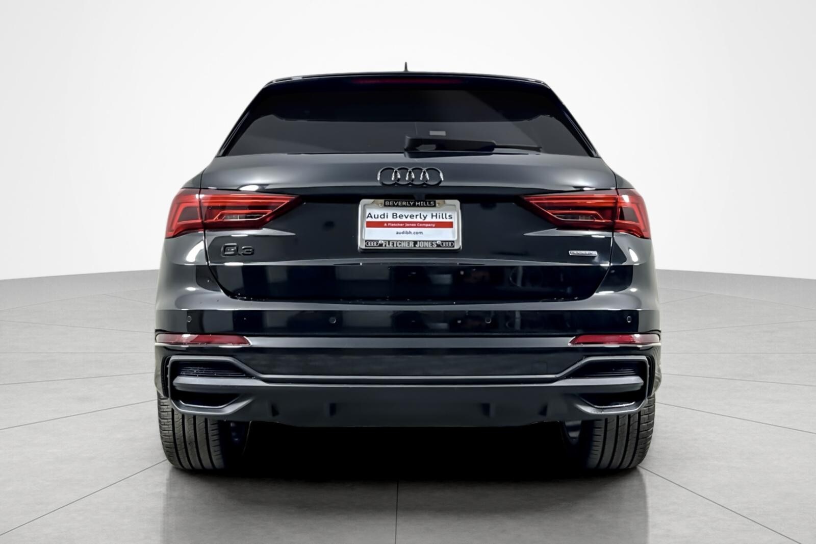 2025 Audi Q3 S line Premium 45 TFSI photo 4